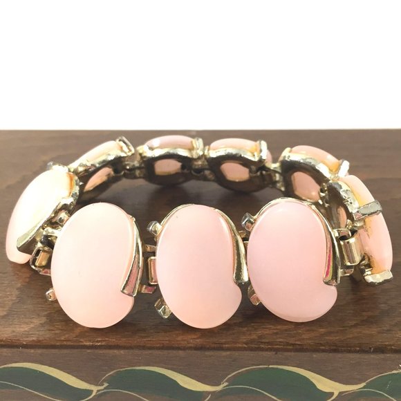 Vintage SIGNED Leru Pale Pink Opalescent Moon Glow Lucite Cabochon Thermoset Bra - Picture 2 of 6